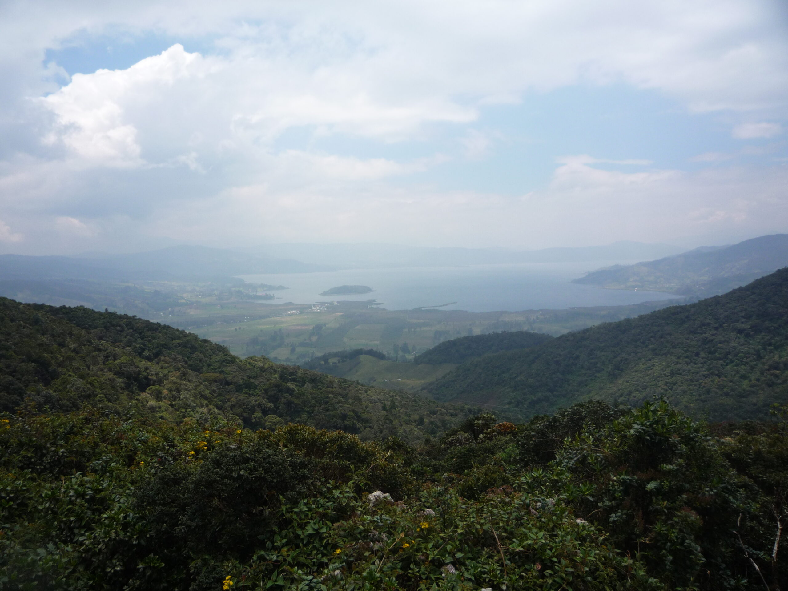 BANCO DE IMAGEN - LAGUNA DE LA COCHA