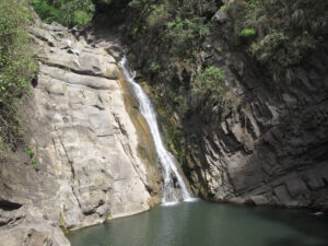 BANCO DE IMAGEN - VILLETA: SALTO DE LOS MICOS